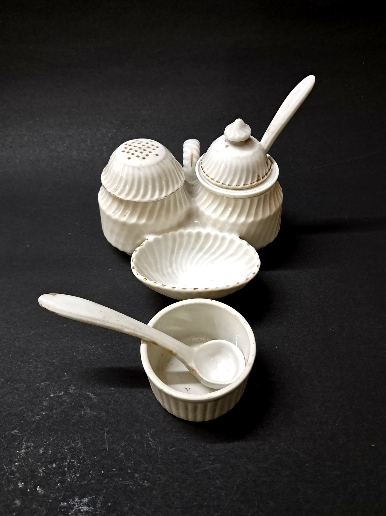 3-Section Vintage Ceramic Condiment Caddy with Handle – Salt, Mustard & Spoon Set