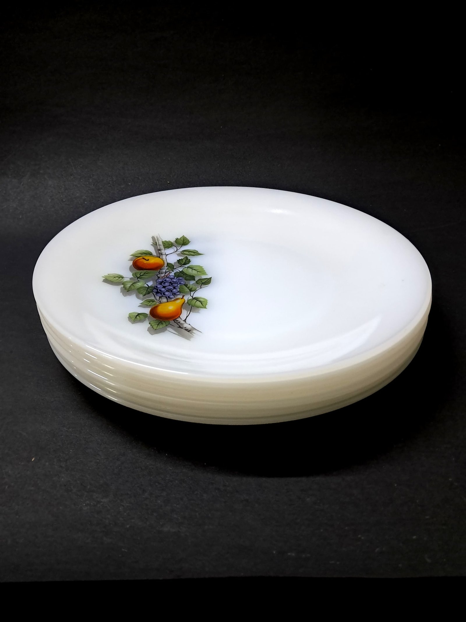 Vintage Set of 6 Arcopal “Fruit de France” Dinner Plates – Made in France